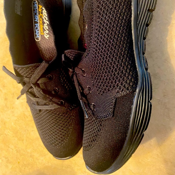 Skechers Seager 7M New In Box Sneakers black knit - Picture 1 of 5